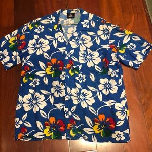 Hawaiian Short Sleeved Shirt by Kennington 💯 % Rayon Used Size Men’s Medium